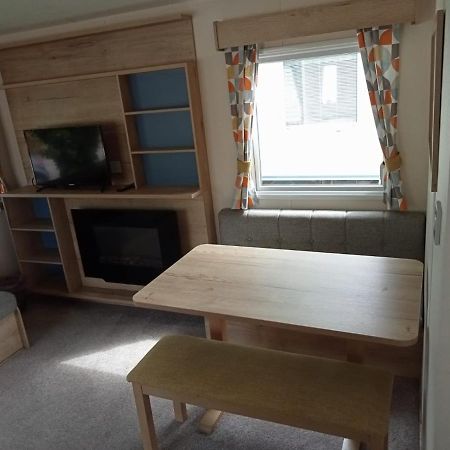 New 2 Bed Holiday Home With Decking In Rockley Park Dorset Near The Sea Lytchett Minster Kültér fotó
