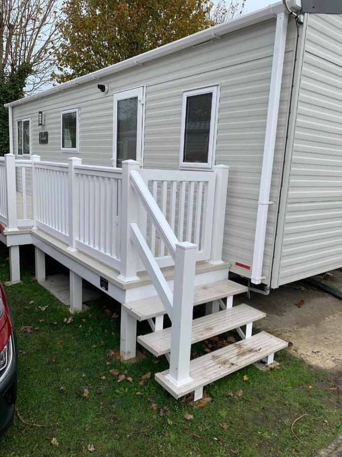 New 2 Bed Holiday Home With Decking In Rockley Park Dorset Near The Sea Lytchett Minster Kültér fotó